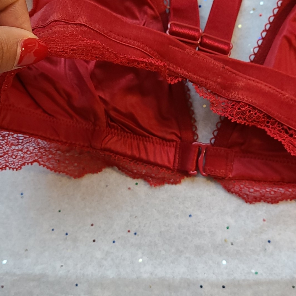 BUY 1 GET 1 FREE VICTORIA SECRET RED MESH BRALETTE - Picture 9 of 11
